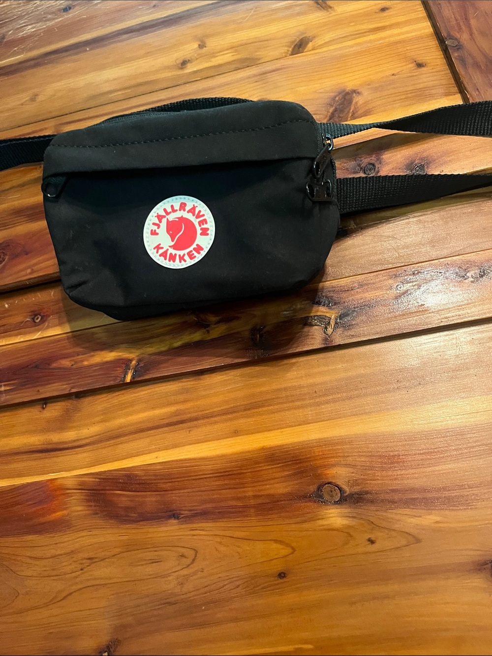 NWOT Fjaklracen Kanken Hip Bag - Picture 3 of 3